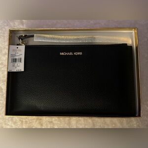 NWT Michael Kors Large Jet Set Clutch